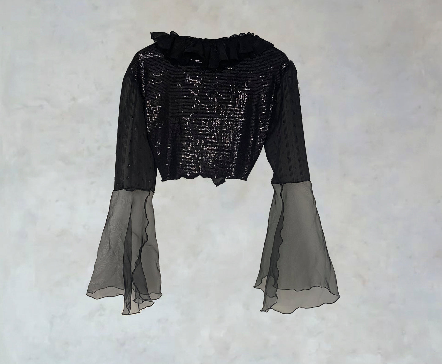 Knotenbluse mit Flötenärmeln in schwarz