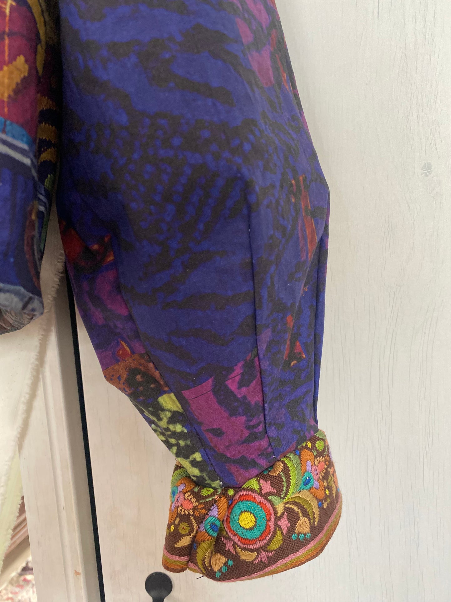 Blouson in Patchwork inspiriertem Digitaldruck