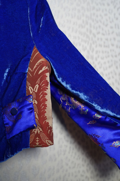 Kurze Samtjacke mit Fellkragen